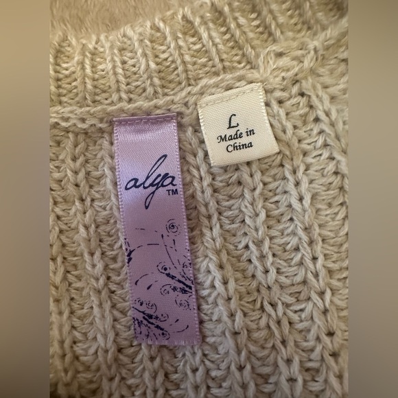 Alya Cold Shoulder Cream Sweater - Picture 2 of 4